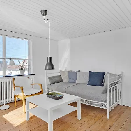 Daire 1 Bedroom Lovely In *